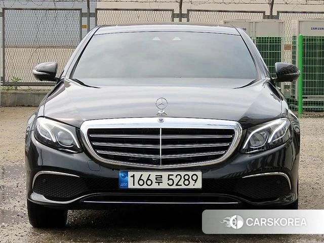 Mercedes-Benz E-Class W213 2018 Черный из Кореи