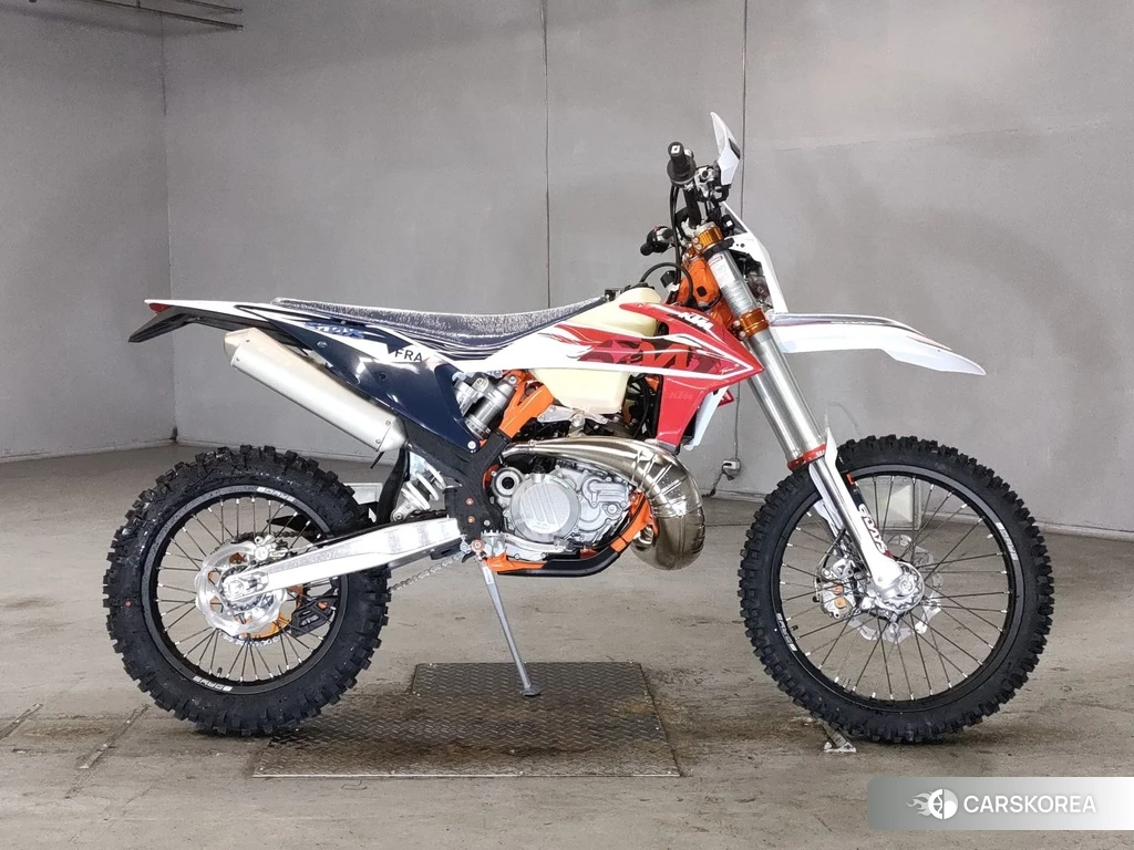 Проданный KTM 250EXC SIXDAYS TPI 2023 из Японии