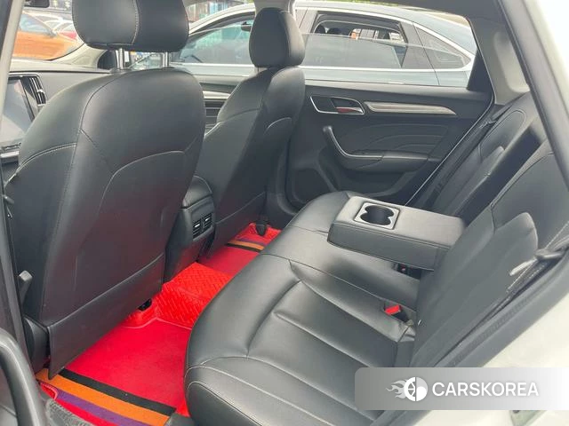 Roewe i6 classic 2019 Белый из Китая