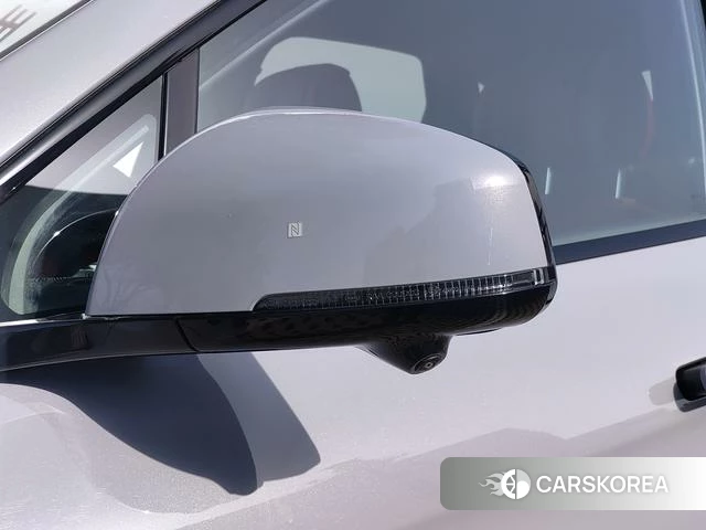 AITO Ask the world M5 2025 Серебристо-серый из Китая