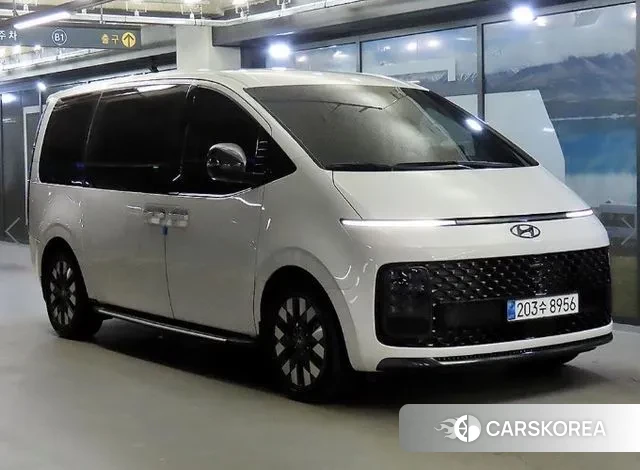 Hyundai Staria 2023 Белый из Кореи