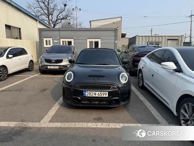 Mini Cooper S Convertible 2023 Черный из Кореи