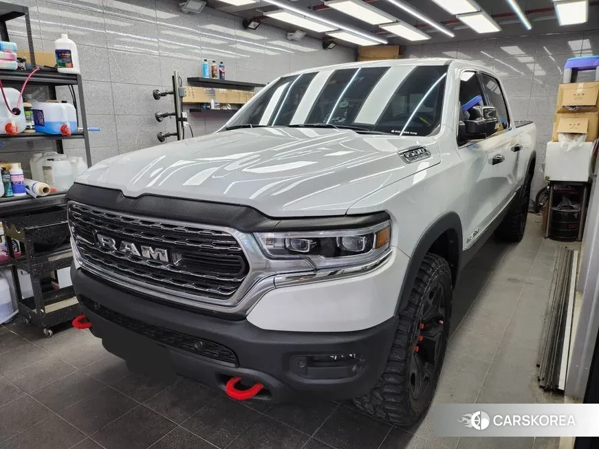 Dodge Lampicup 2018 Белый из Кореи