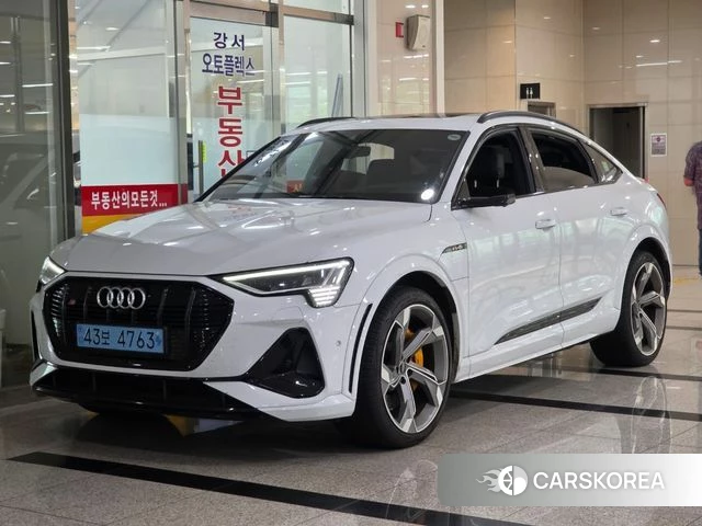 Audi e-Tron 2023 Белый из Кореи