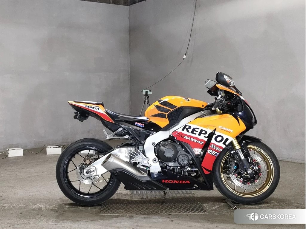 Проданный Honda CBR1000RR 2013 из Японии