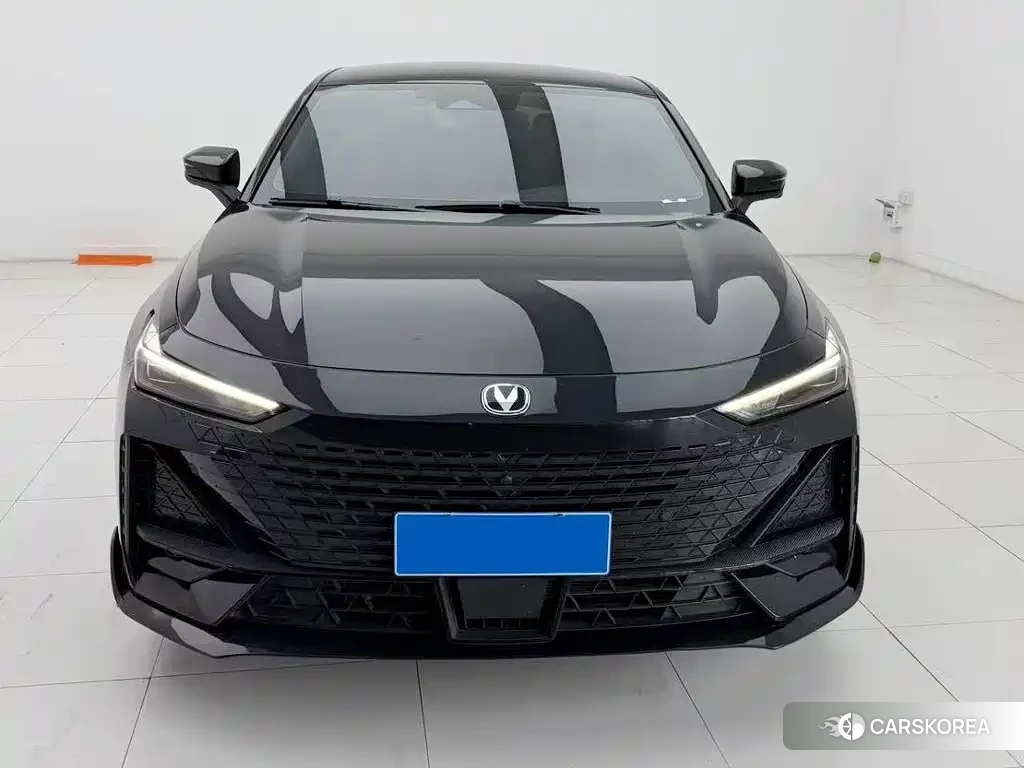Chang'an UNI-V 2023 Черный из Китая