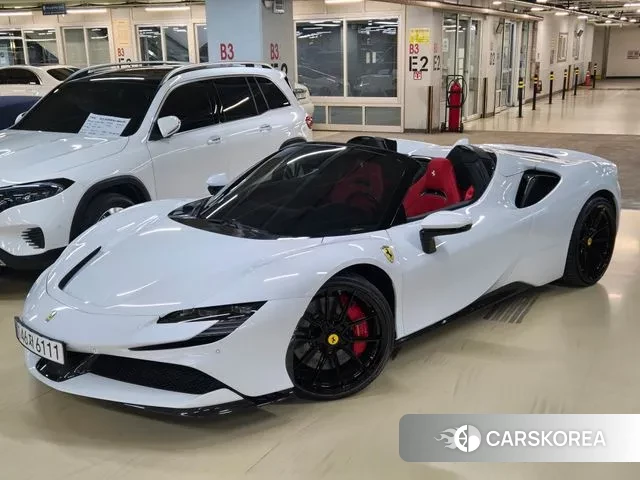 Ferrari SF90 Spider 2023 Белый из Кореи