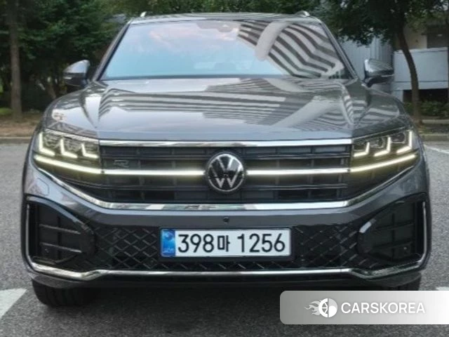 Volkswagen Touareg 3rd generation 2026 Серый из Кореи