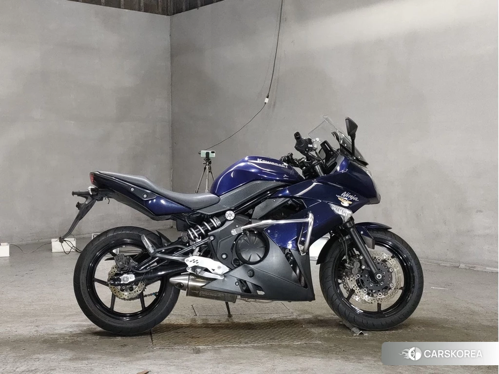 Проданный Kawasaki NINJA 400R 2011 из Японии
