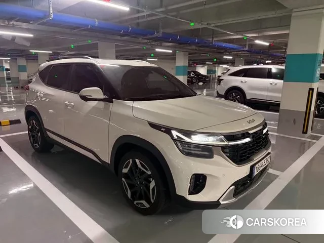 Kia Seltos 2022 Белый из Кореи