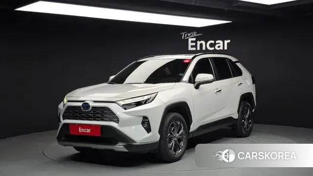 Toyota RAV4 5th Generation 2023 Белый из Кореи