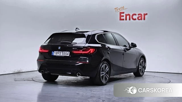 BMW 1 Series (F40) 2022 Черный из Кореи