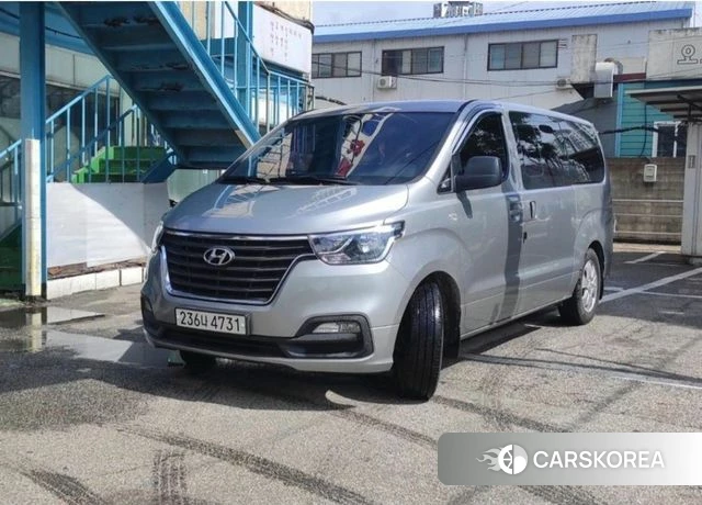 Hyundai The New Grand Starex 2018 Серебристо-серый из Кореи