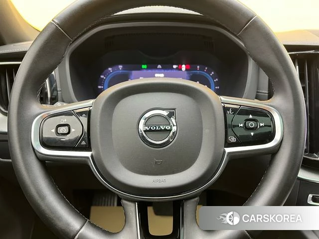 Volvo XC60 2023 Белый из Китая
