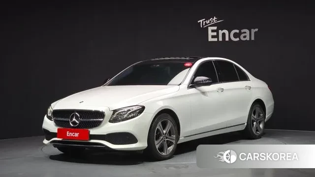 Mercedes-Benz E-Class W213 2018 Белый из Кореи