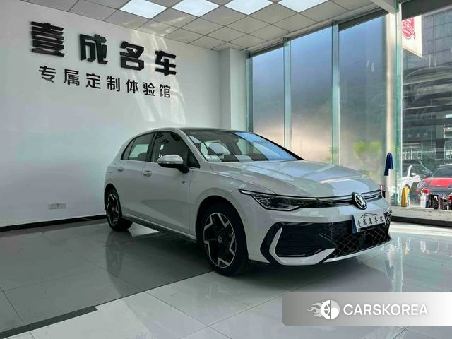 Volkswagen Golf 2025 Белый из Китая