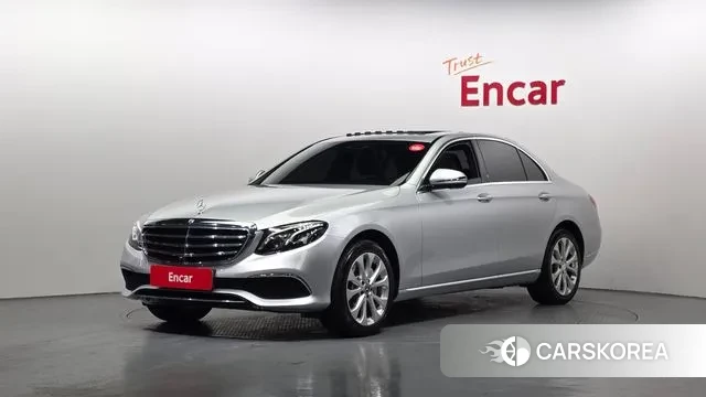 Mercedes-Benz E-Class W213 2018 Серебряный из Кореи