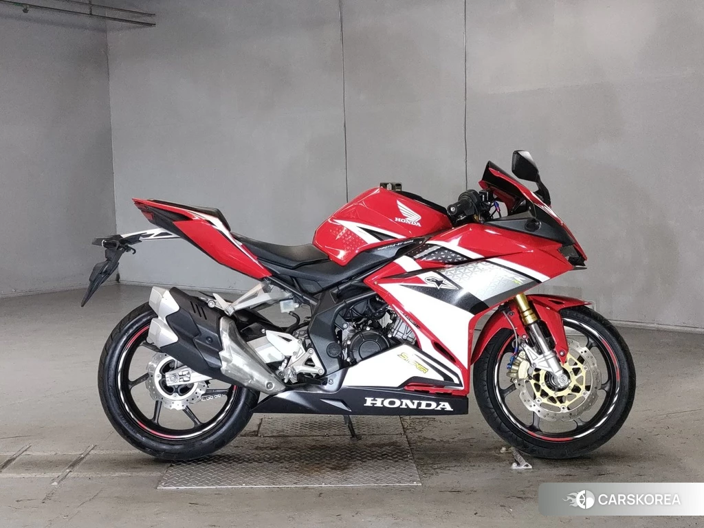 Проданный Honda CBR250RR 2017 из Японии