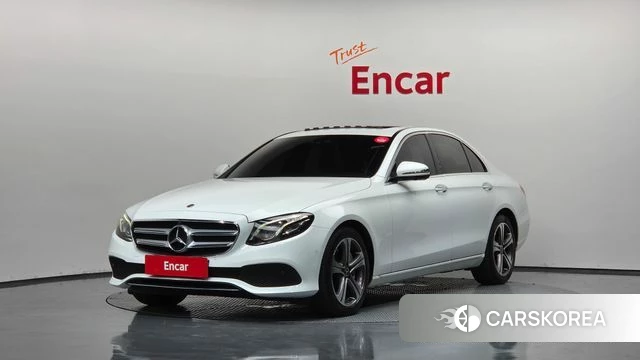 Mercedes-Benz E-Class W213 2018 Белый из Кореи