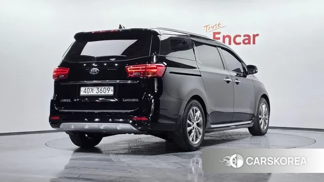 Kia The New Carnival 2018 Черный из Кореи