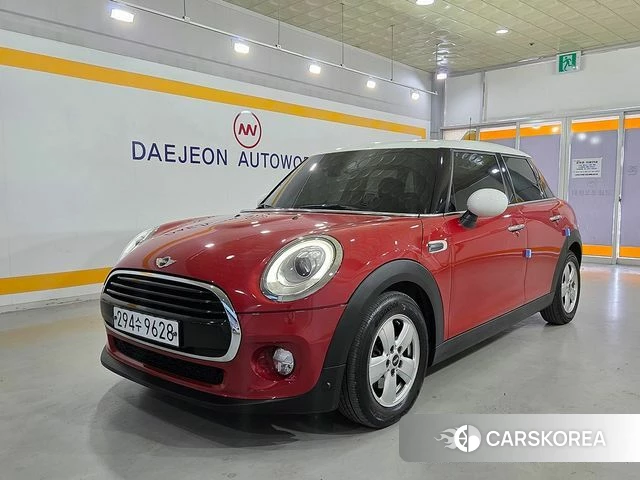 Mini Cooper 2018 Красный из Кореи