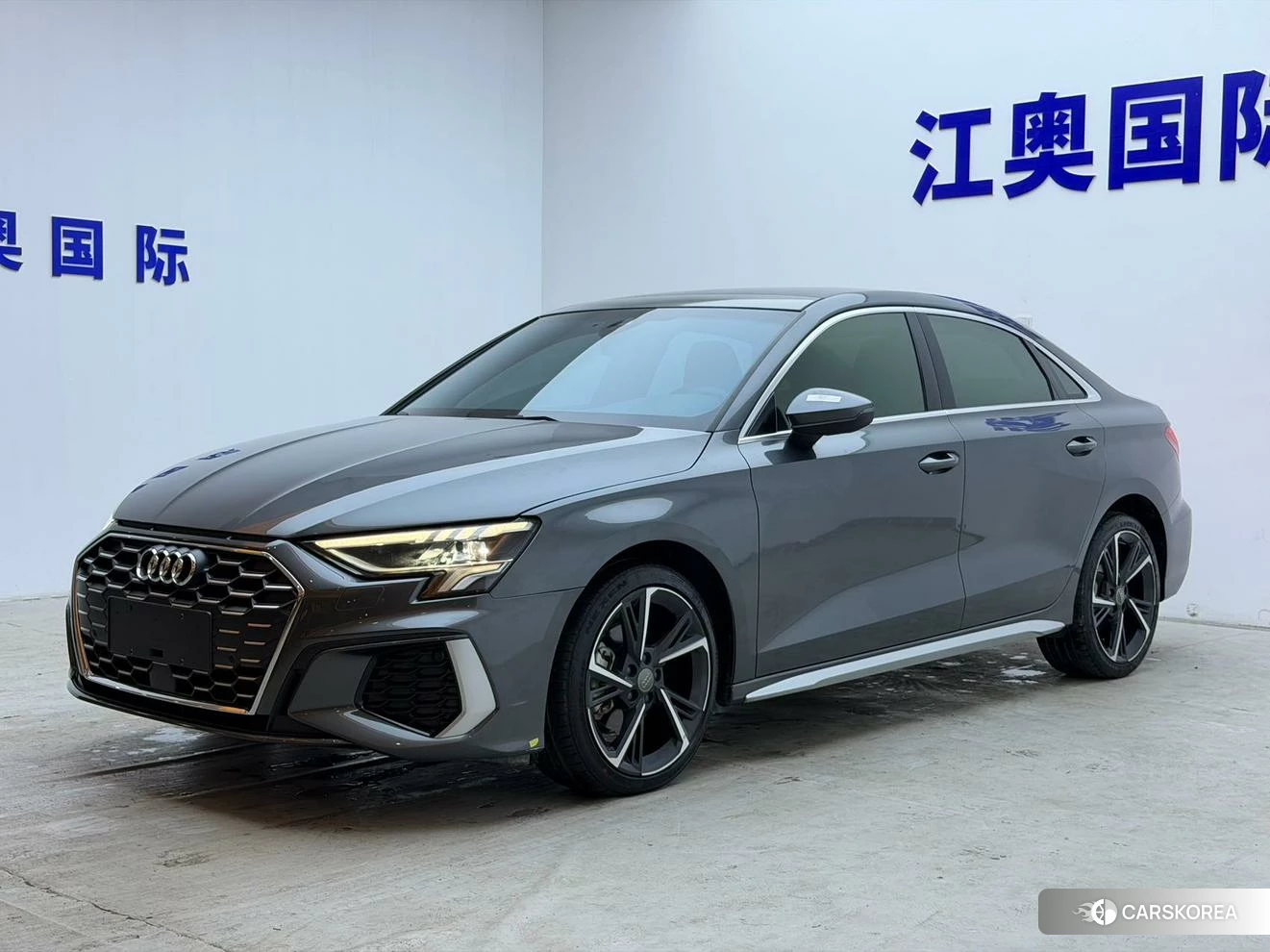 Audi A3 2021 Темно-серый из Китая