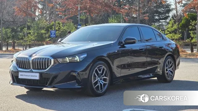 BMW 5 Series (G60) 2024 Черный из Кореи