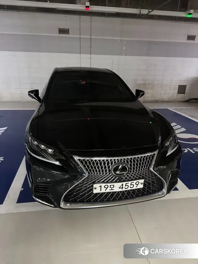 Lexus LS500 5th generation 2018 Черный из Кореи