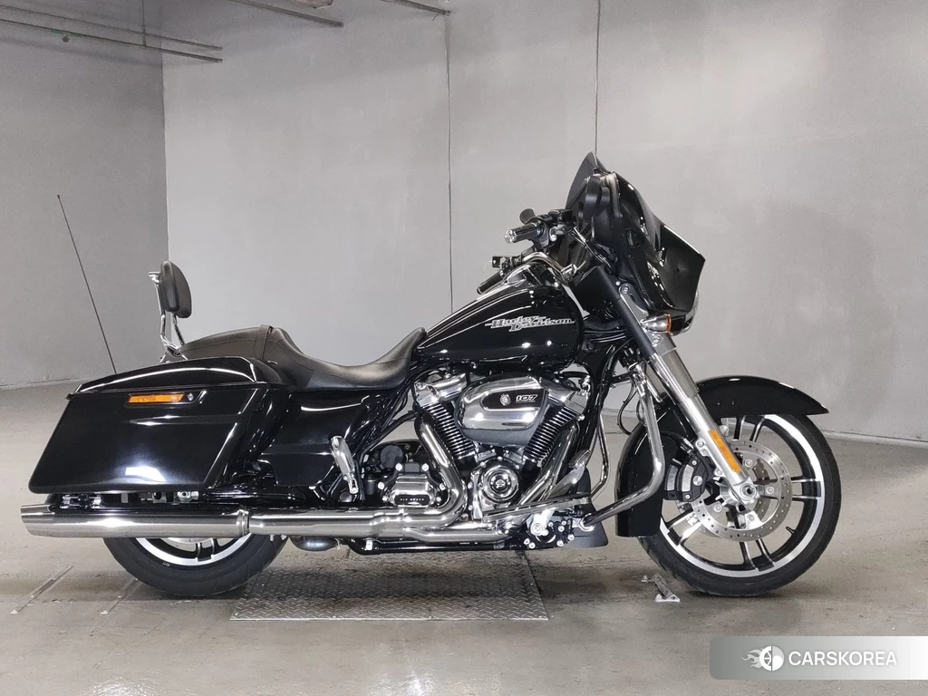 Проданный Harley-Davidson Street Glide FLHX1750 2018 из Японии