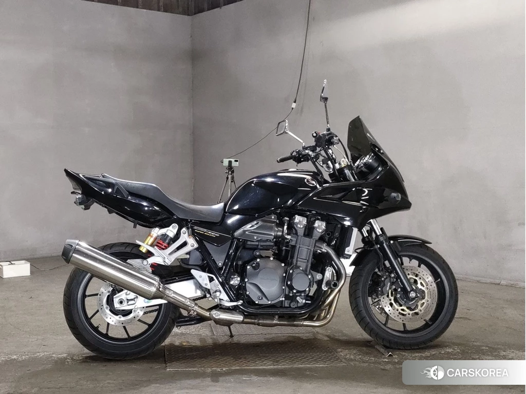 Проданный Honda CB1300SF BOLDOR 2014 из Японии, фото 2
