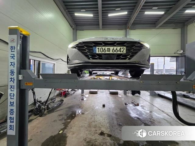 Hyundai Avante (CN7) 2022 Серебристо-серый из Кореи