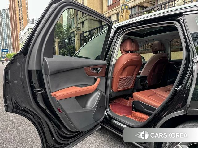 Audi Q7 2024 Черный из Китая