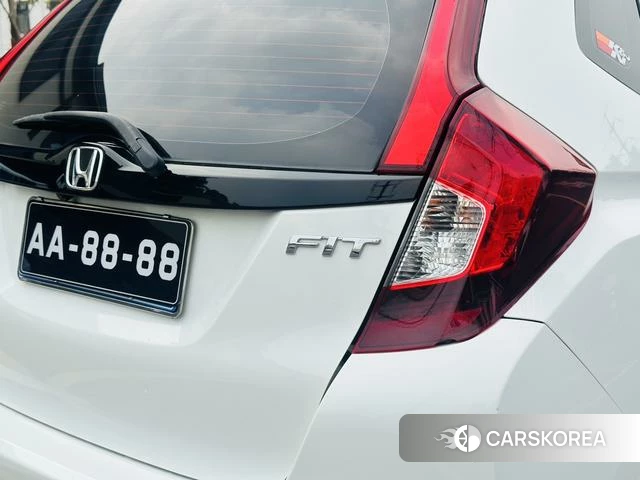 Honda Fit 2019 Белый из Китая