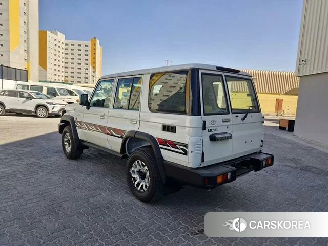 Toyota Land Cruiser 70 Series 2025 Белый из Китая