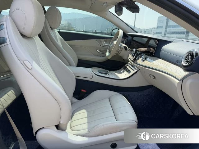 Mercedes-Benz E-class (imported) 2021 Белый из Китая