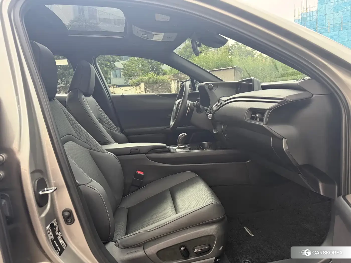 Lexus UX 2022 Silver/gray из Китая