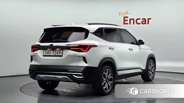 Kia Seltos 2019 Белый из Кореи
