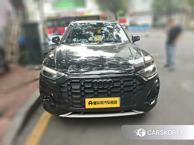Audi Q5L 2022 Черный из Китая