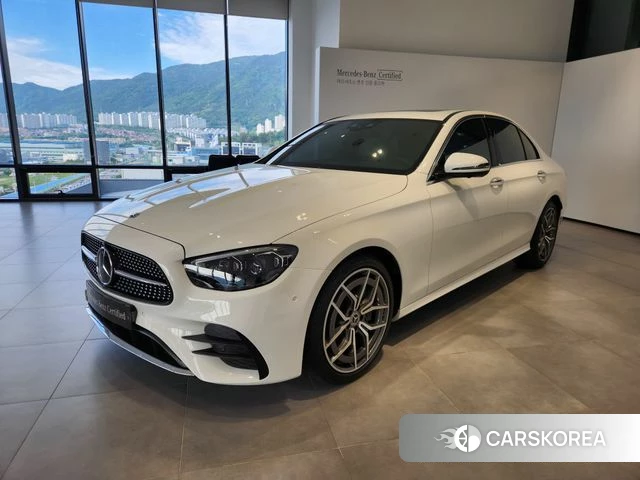 Mercedes-Benz E-Class W213 2021 Белый из Кореи