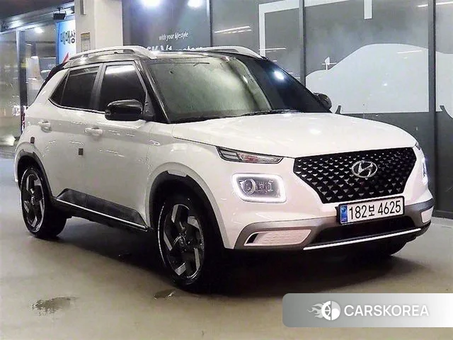 Hyundai Venue 2023 Белый из Кореи