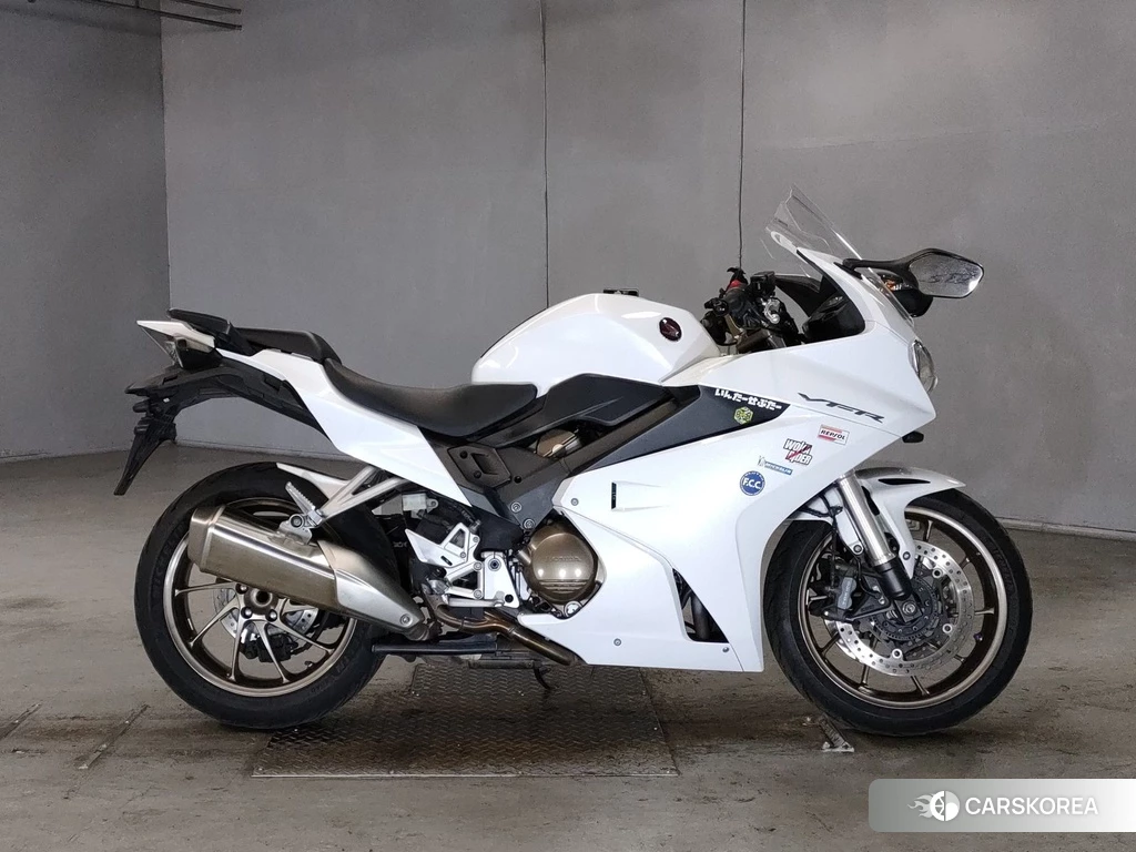 Проданный Honda VFR800F 2018 из Японии