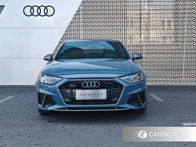 Audi A4L 2022 Синий из Китая