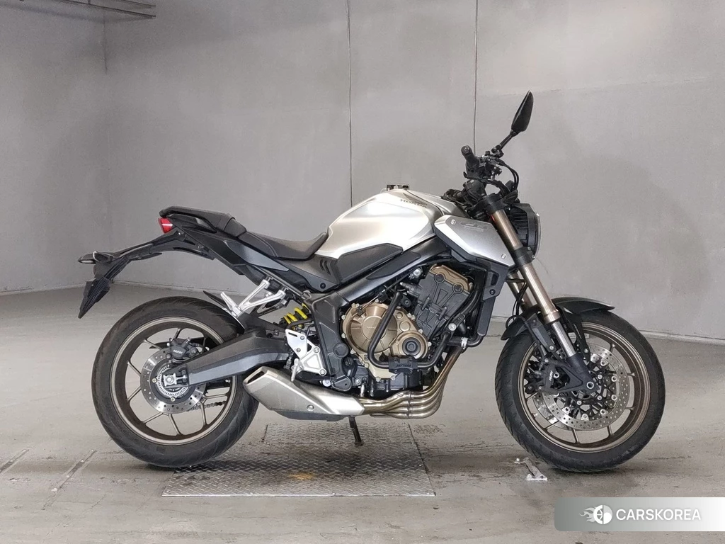 Проданный Honda CB650R 2019 из Японии