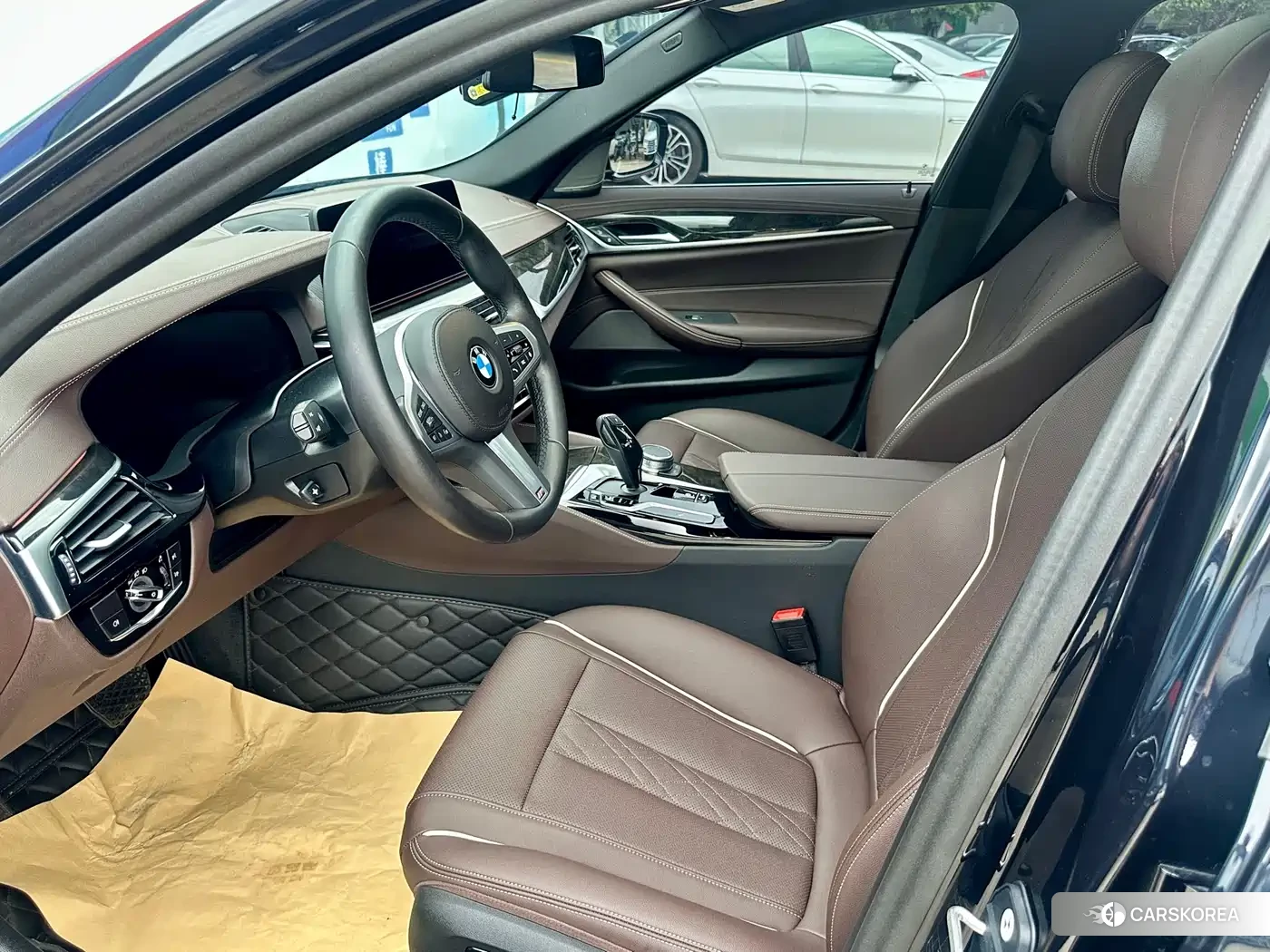BMW 5 series 2023 Черный из Китая