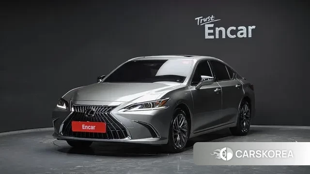 Lexus ES300h 7th generation 2024 Серебристо-серый из Кореи