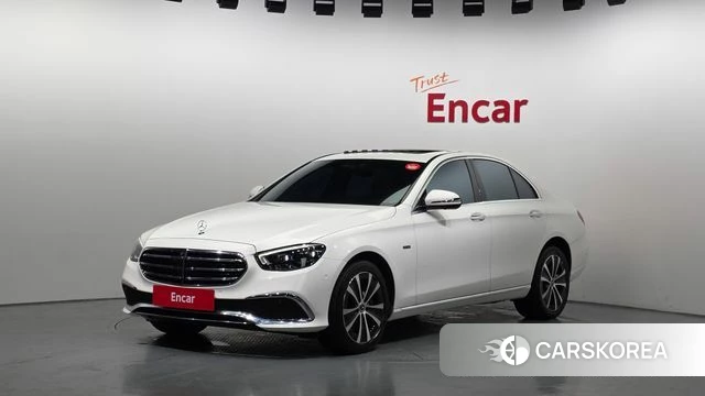 Mercedes-Benz E-Class W213 2021 Белый из Кореи