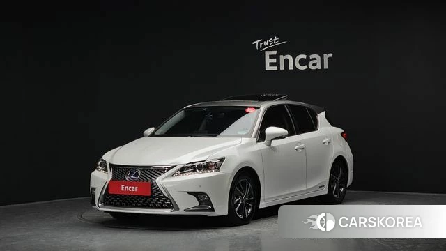 Lexus CT200h 2018 Белый из Кореи