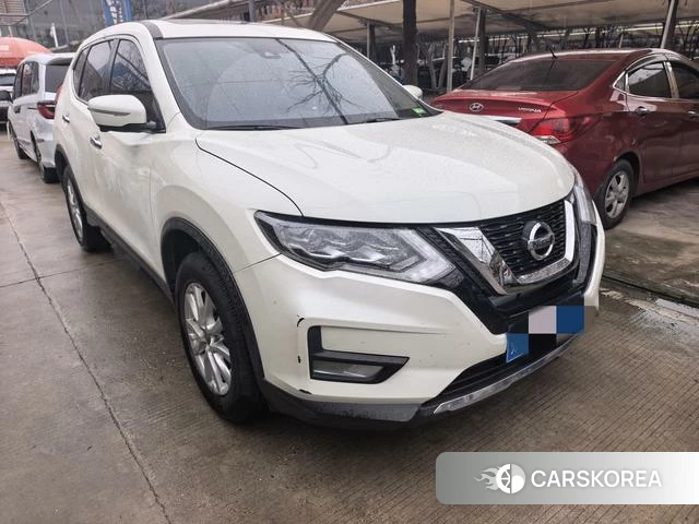Nissan Qijun 2021 Белый из Китая