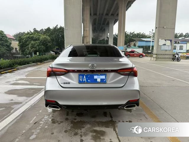 Toyota Asian dragon 2022 Серебристо-серый из Китая