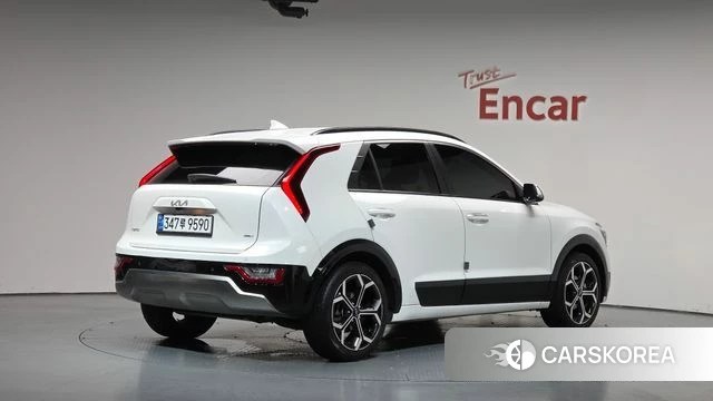 Kia Di Ol Nu Niro 2022 Белый из Кореи
